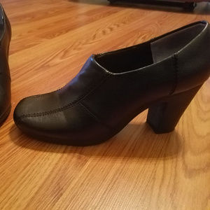 Aerosoles Isere-River Black Pumps, 8.5M